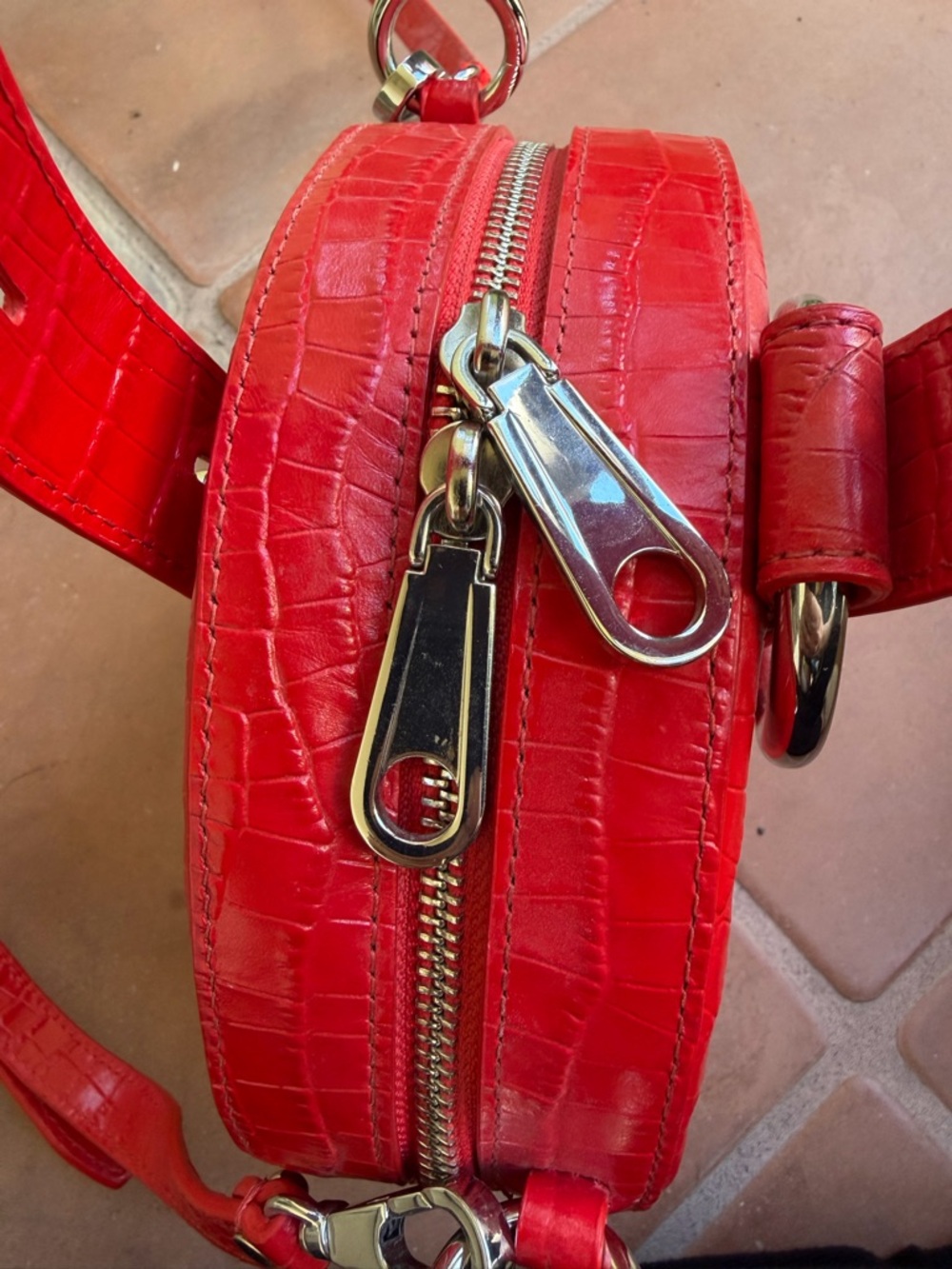 Rebecca Minkoff Red croc embossed leather Kate circle bag. Great condition. - Picture 4 of 10